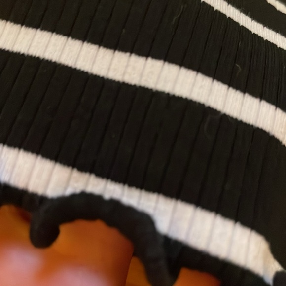 Liz and Sara top tank ribbed black n white - Picture 4 of 4